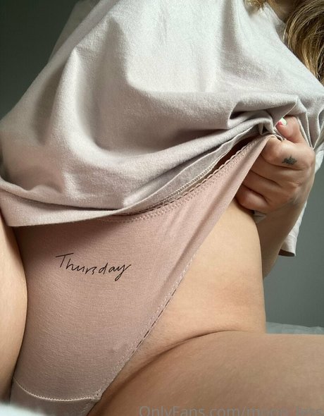 moon less sexy star archive