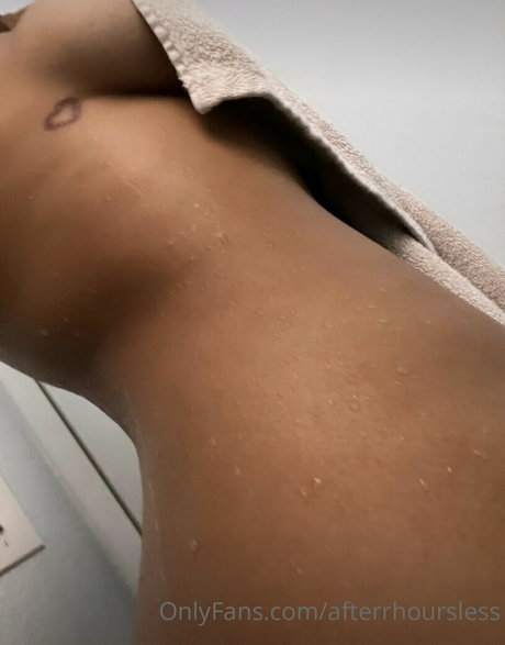 Leslie Luv exclusive star photo