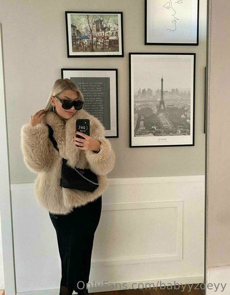 babyyzoeyy star sex photo