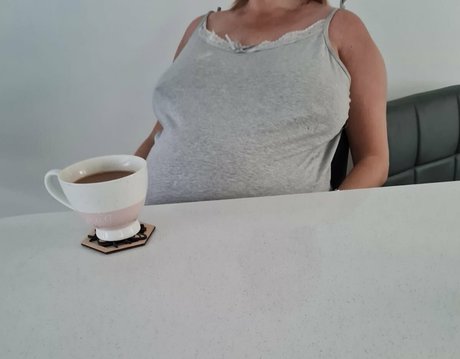 prettypregnant35 top actress gallery