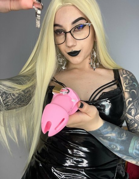 thickbabyzaravip erotic pornstar images