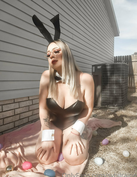 waverlyluxe naked actress img