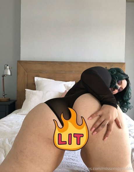 misscrispyfree model porn pictures