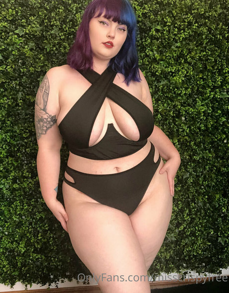 misscrispyfree sex actress image