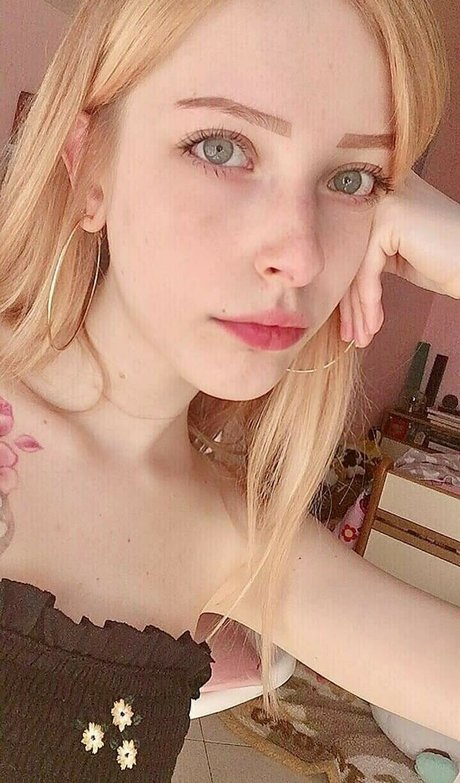 skinny babe onlyfans hot xxx picture