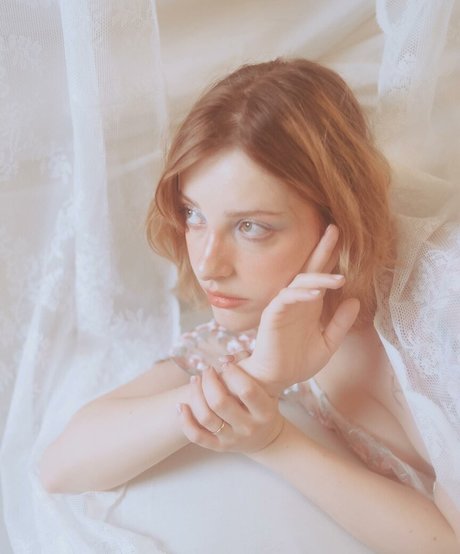 influencer girls onlyfans erotic pics