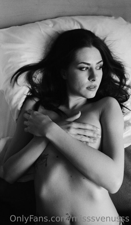 misssvenusss high quality model gallery