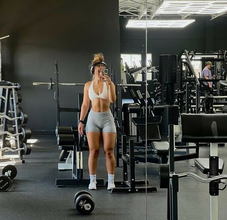 Makayla Mcquoid model exclusive pictures