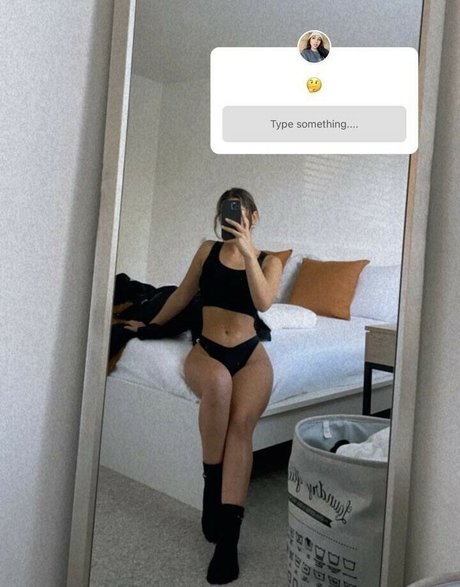 Melissa Estrella porn star images