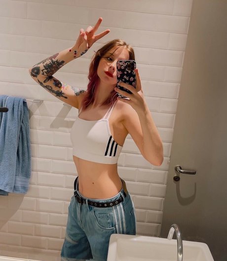 Gabi Cattuzzo pornstar sexy pictures