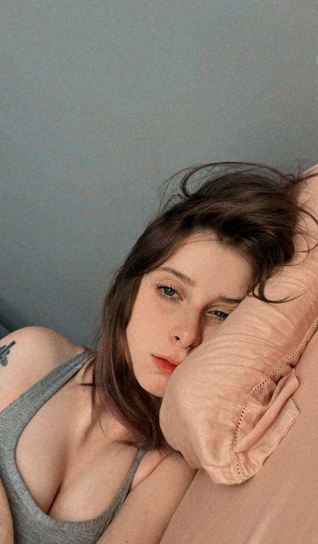 Gabi Cattuzzo model high quality pic