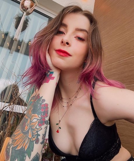 Gabi Cattuzzo star adult photo