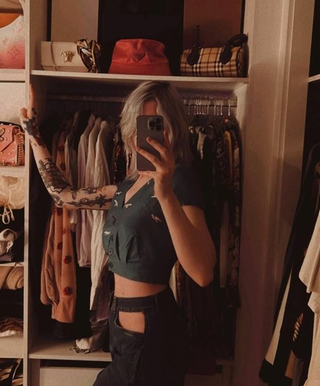 Gabi Cattuzzo naked pornstar pics