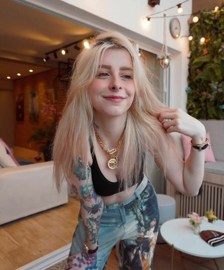 Gabi Cattuzzo star free img