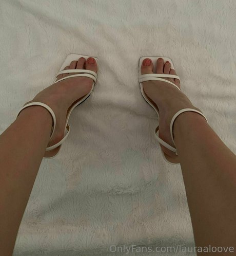 lauraaloove exclusive pornstar photo