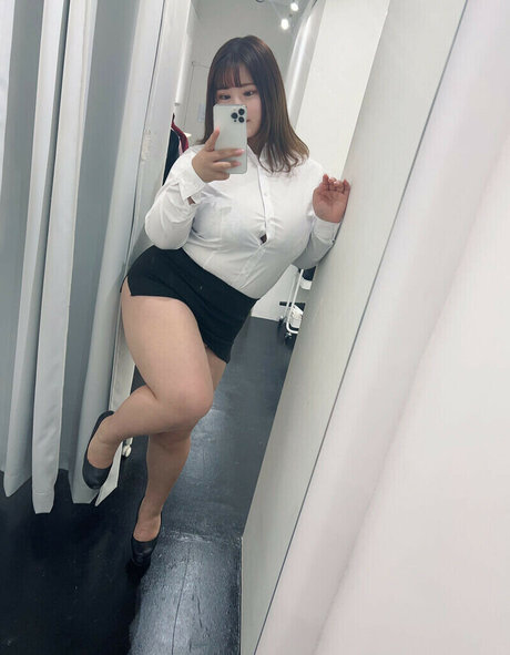 Hoshino Ume hot model pic