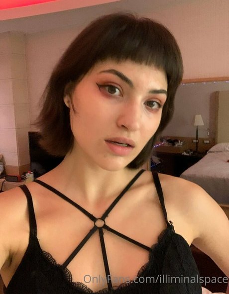 illiminalspace hot actress photos