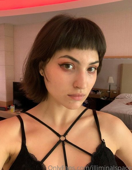 illiminalspace star naked pictures