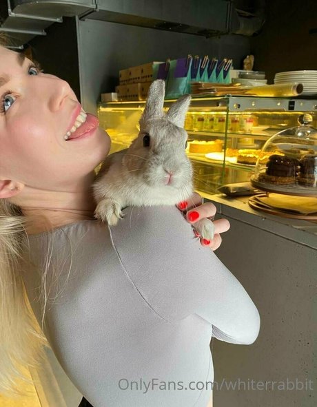 whiterrabbit model nudes pics