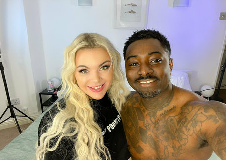 loganuk star erotic picture