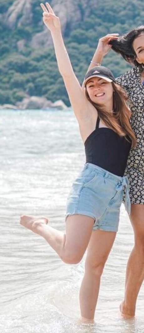 Roxane ASMR hd model pics