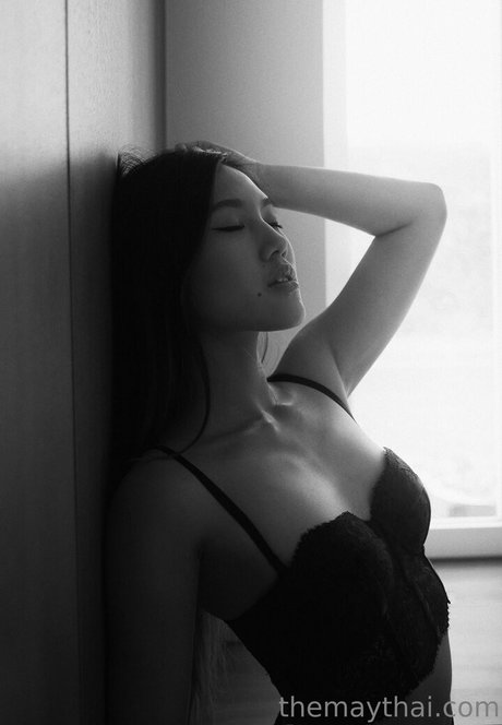 moms onlyfans naked photo