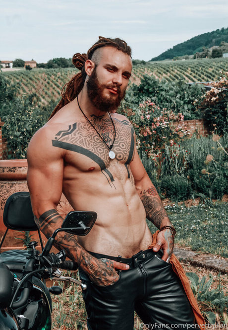 pervertmilan model exclusive picture