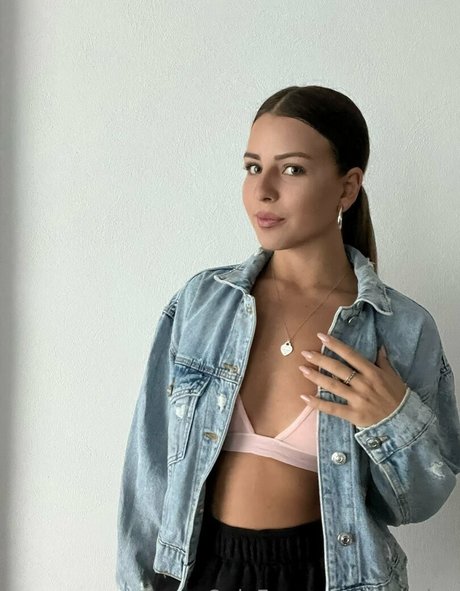 lucia lpz model image