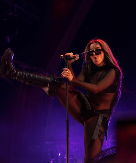 Lola Indigo star nice galleries