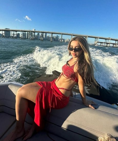 Lola Indigo adult model gallery