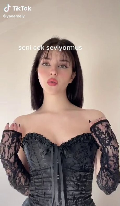 melisayamac pornstar naked photo