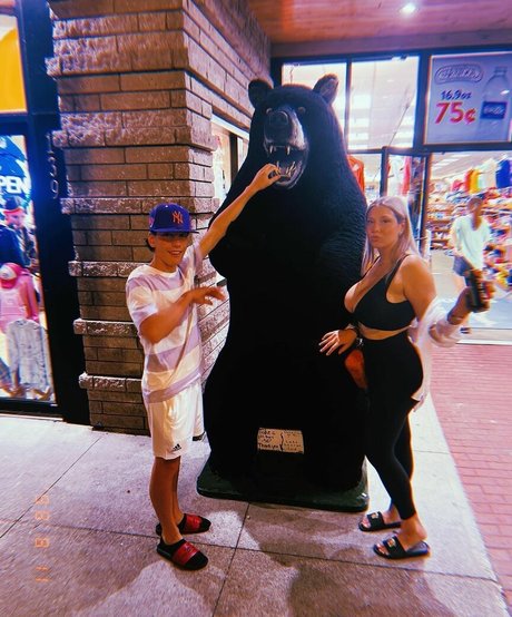 Anabel Kloe Lamarche beautiful star photo