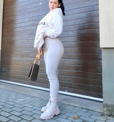 shemale handjob onlyfans art xxx pic