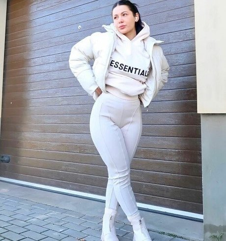 karinakliauz model beautiful galleries