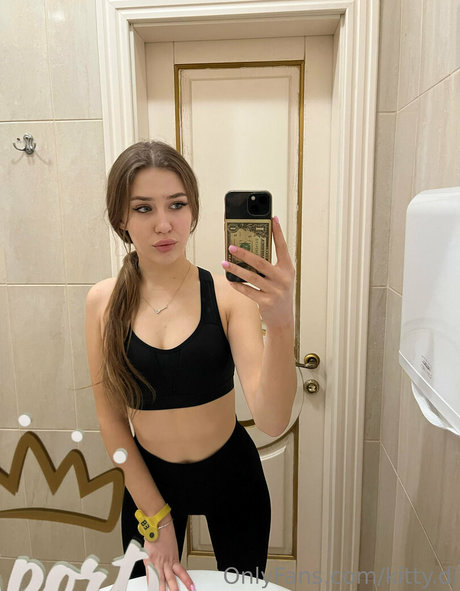 kitty di model erotic gallery