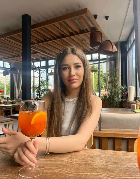 kitty di nudes star img