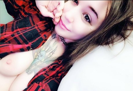 naughty salamander exclusive pornstar photo