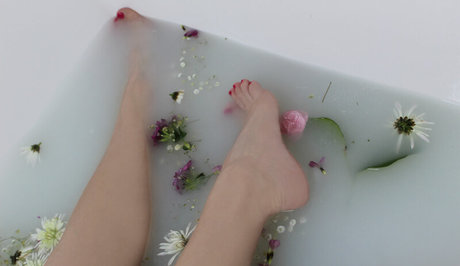 Monica Burns model erotic pic