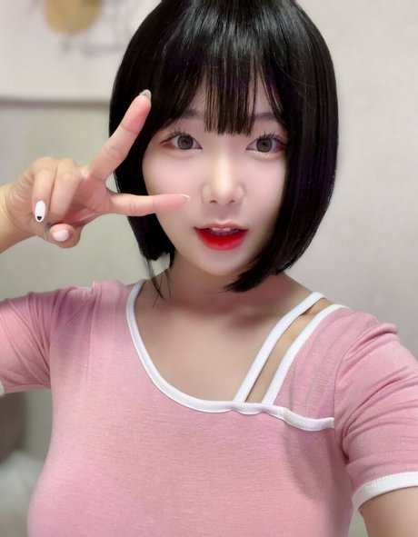 wngml774 hot model img