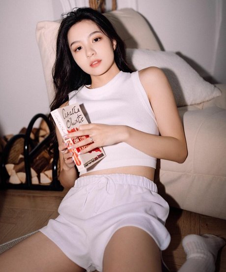 Helenhmy model erotic gallery