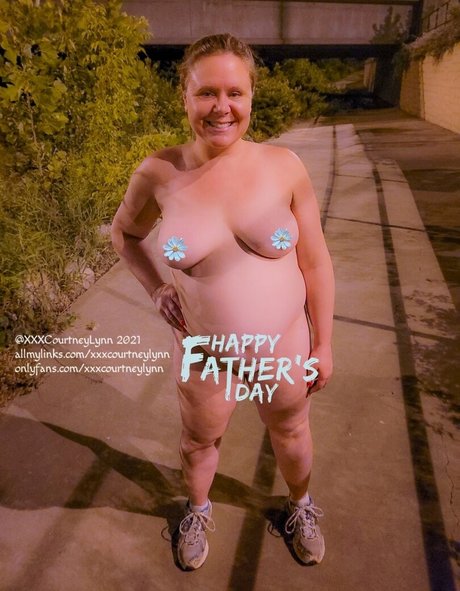 freexxxcourtneylynn nude pornstar pictures