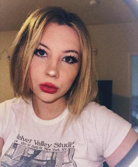 Kendi Ken ASMR xxx actress photos