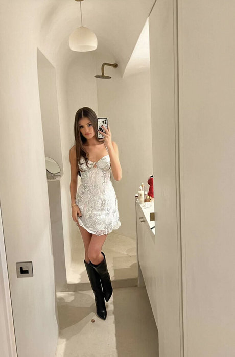 sister onlyfans beautiful img