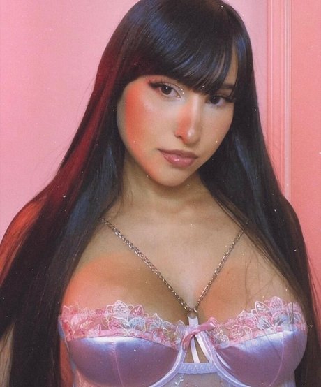 Elyzabeth suarez sexy actress pic