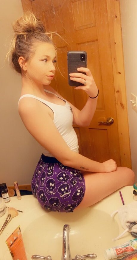 Madison Ray star adult photos