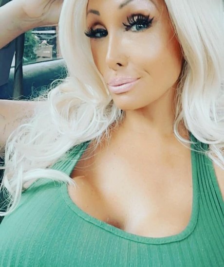 Kacey Diamonds pornstar pretty archive