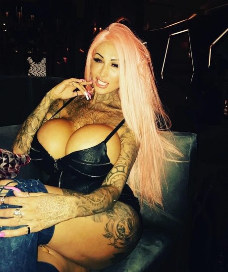 Kacey Diamonds naked model images