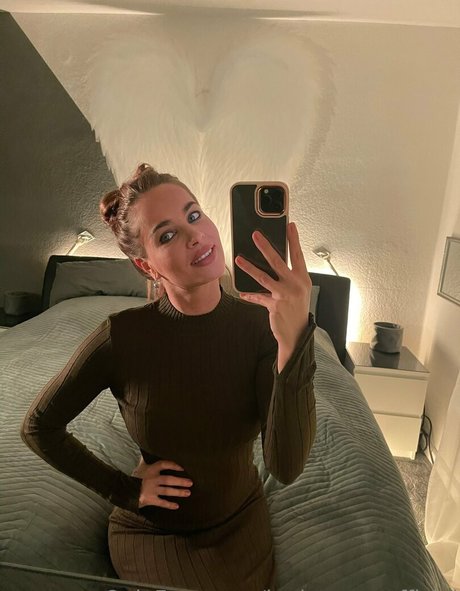 leniyoung official star porn photo