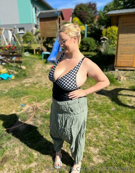 mrstittykatty art model picture