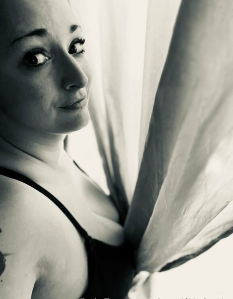 mrstittykatty perfect actress photos